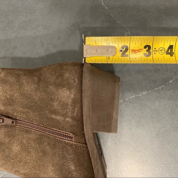 NWT attention sz 6 Mattie brown suede distressed ankle booties - Picture 7 of 14